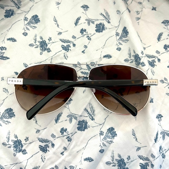 Prada sunglasses - Picture 1 of 5